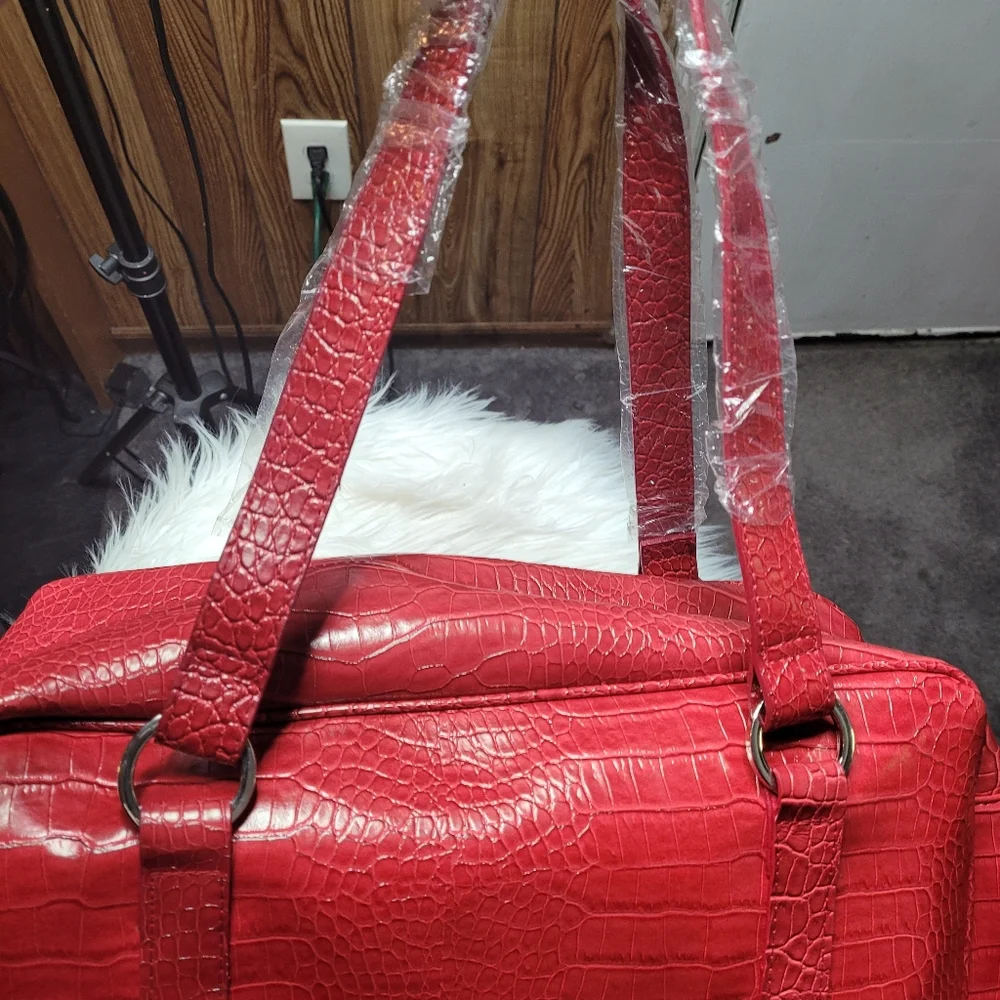 NWOT overnight bag - Picture 6 of 12